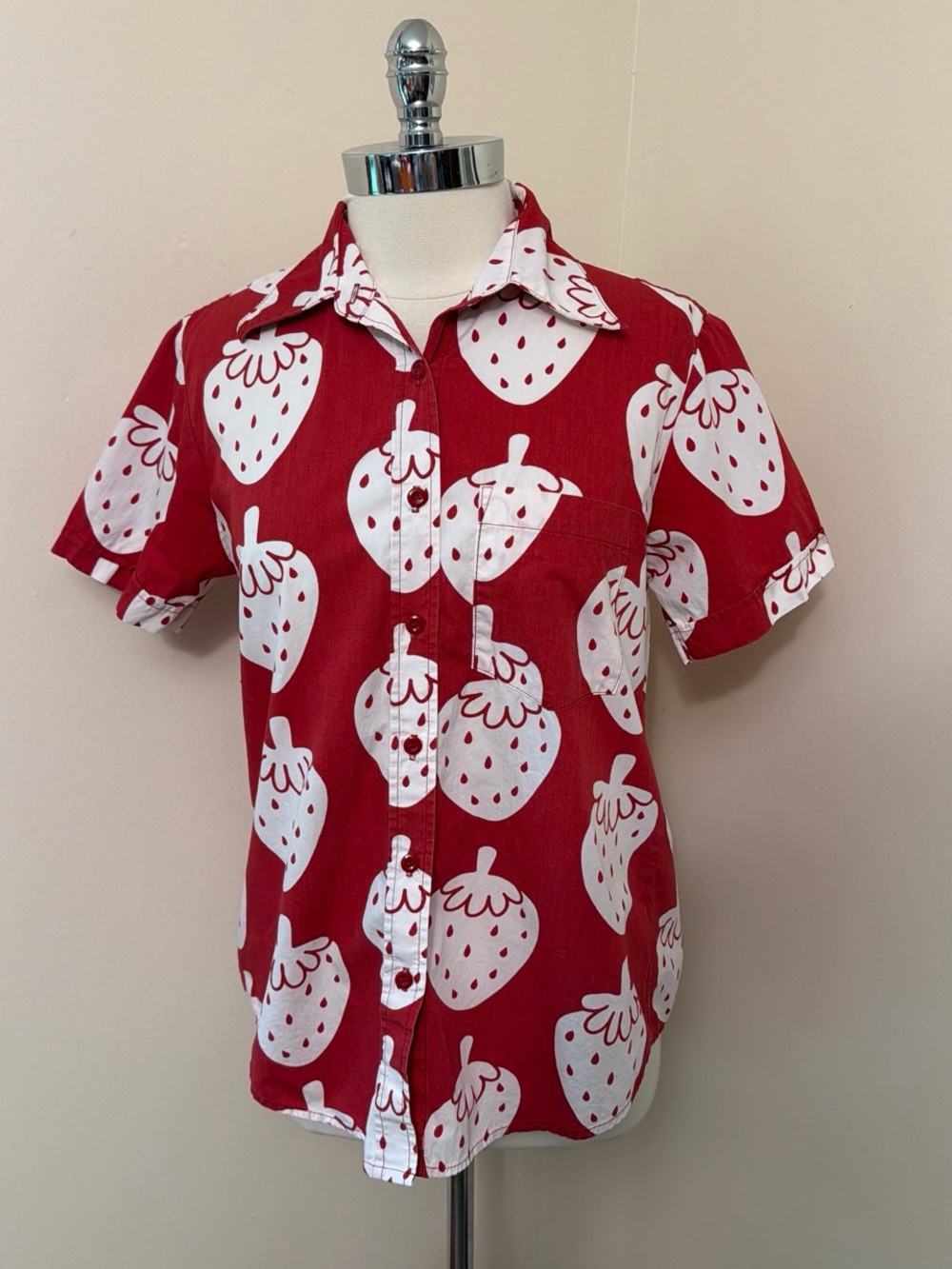 "Vintage" Big Bud Press Strawberry Cotton Button Up XS